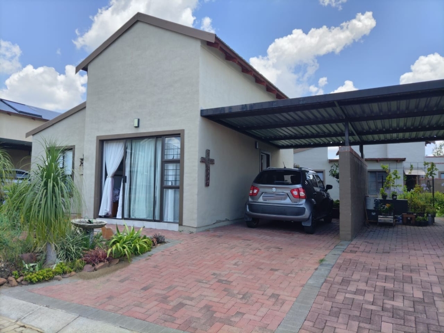 2 Bedroom Property for Sale in Waterval East North West